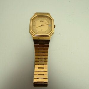 Vintage Seiko Quartz Analog Wristwatch Gold Octagon Date Indicator Bracelet